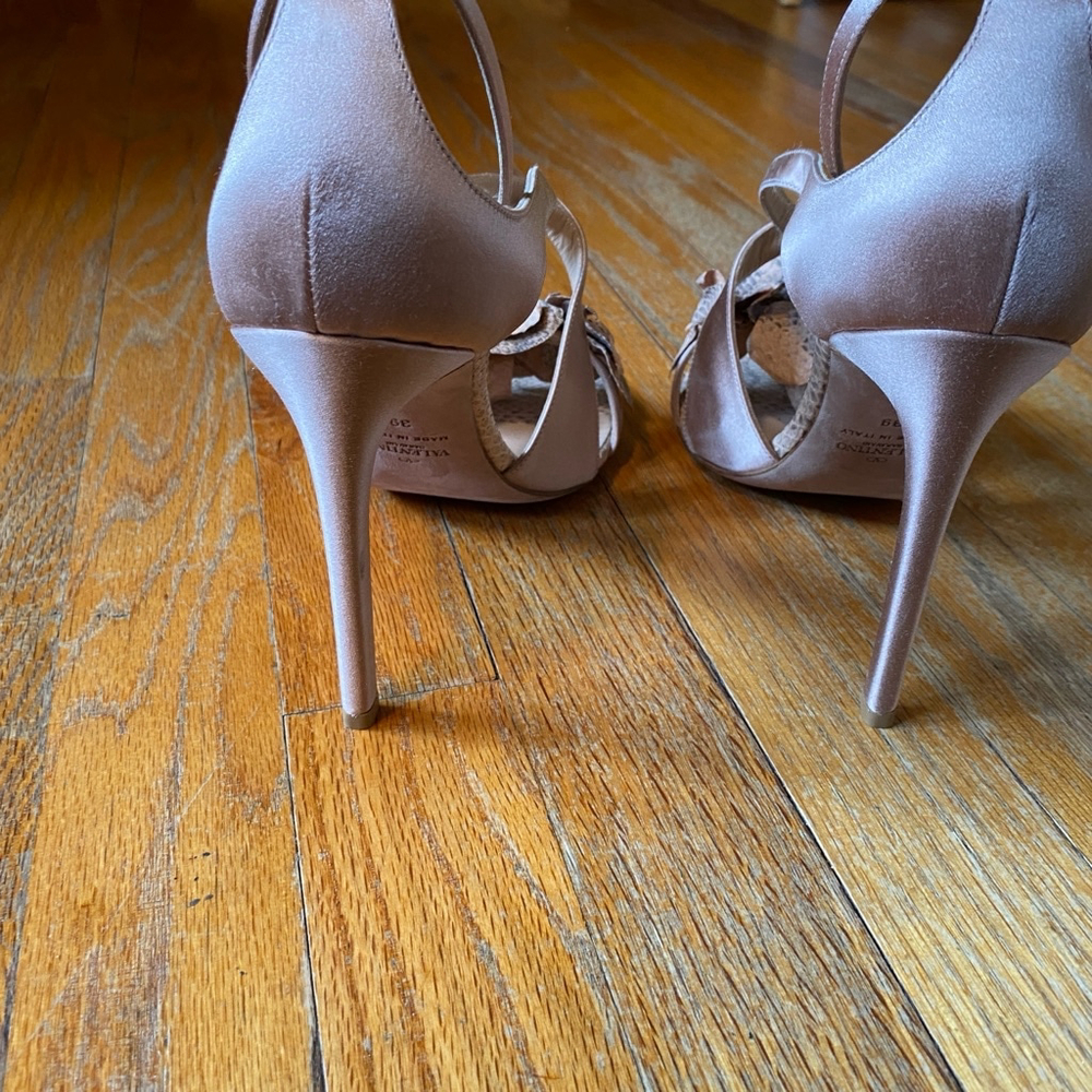 Authenticated Valentino Heels, Valentino Heels, Neutral/Champagne, USW 9 - Picture 4 of 10